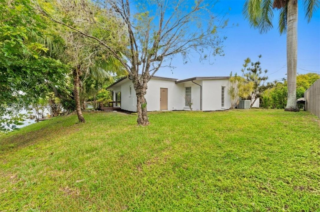 For Sale: $649,500 (4 beds, 2 baths, 2346 Square Feet)
