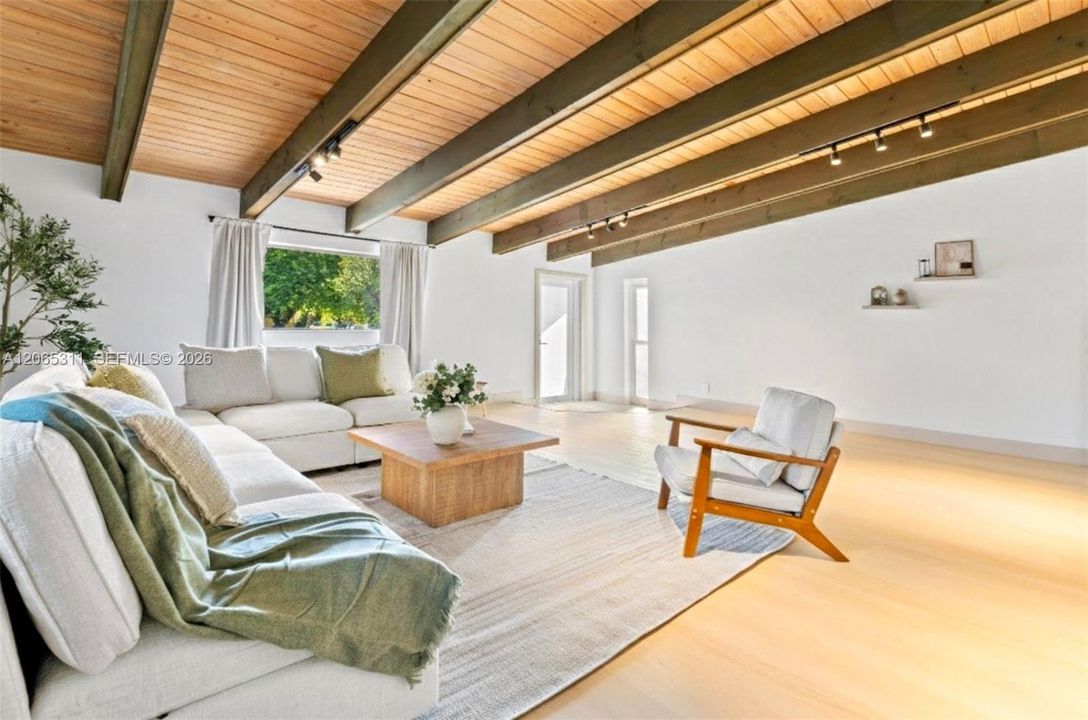 For Sale: $649,500 (4 beds, 2 baths, 2346 Square Feet)
