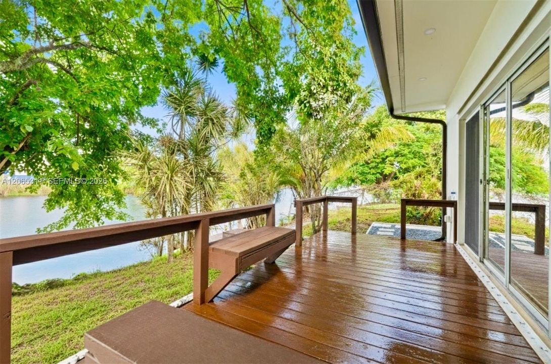 For Sale: $649,500 (4 beds, 2 baths, 2346 Square Feet)