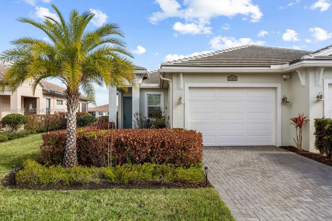 For Sale: $315,000 (2 beds, 2 baths, 1259 Square Feet)