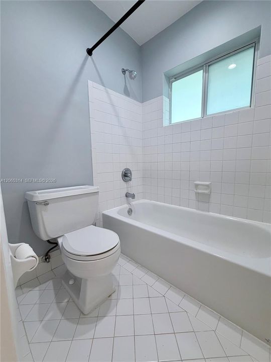 В аренду: $3,500 (3 спален, 1 ванн, 1296 Квадратных фут)