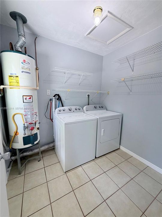 В аренду: $3,500 (3 спален, 1 ванн, 1296 Квадратных фут)
