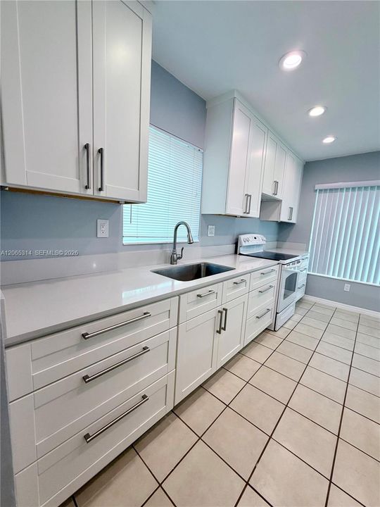 В аренду: $3,500 (3 спален, 1 ванн, 1296 Квадратных фут)