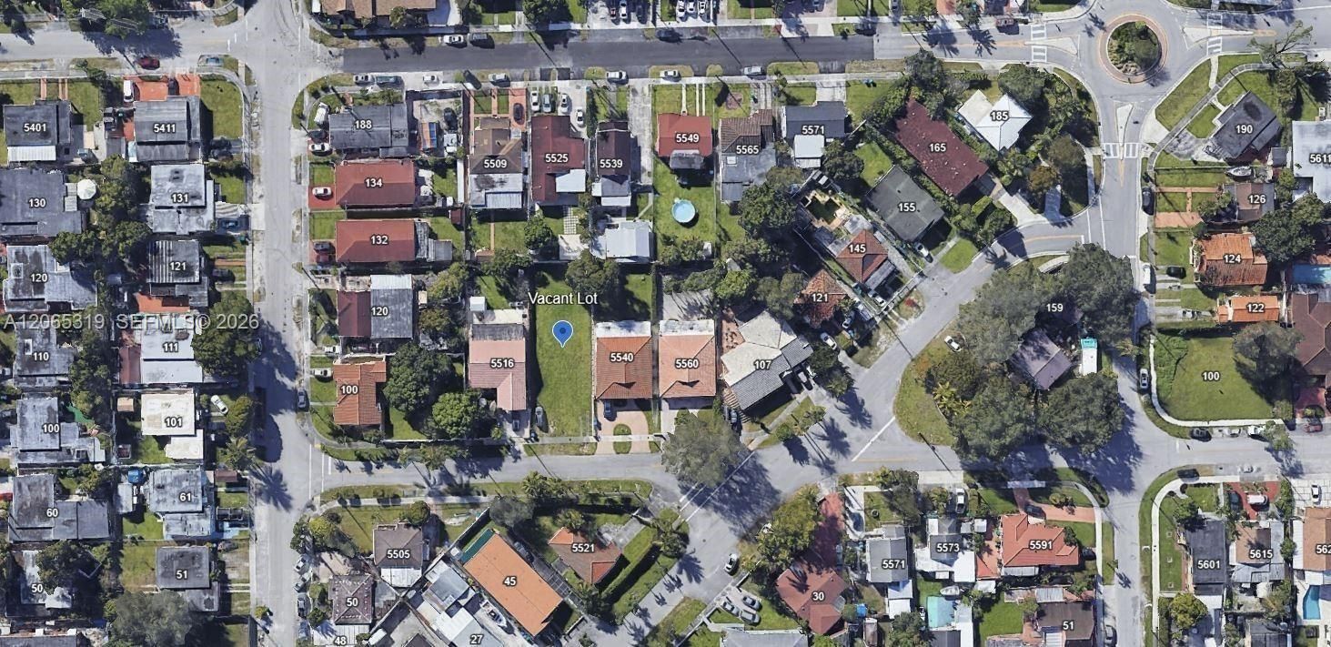 En Venta: $715,000 (0.16 acres)