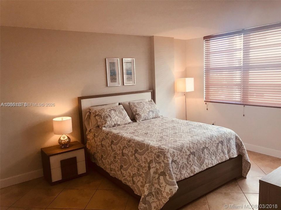 Activo con contrato: $450,000 (1 camas, 1 baños, 808 Pies cuadrados)
