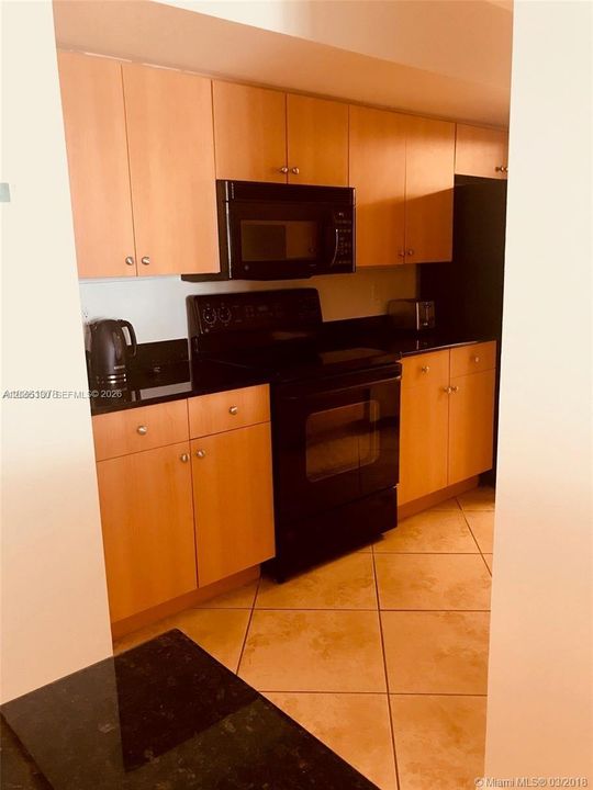Activo con contrato: $450,000 (1 camas, 1 baños, 808 Pies cuadrados)