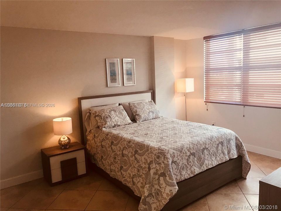 Activo con contrato: $450,000 (1 camas, 1 baños, 808 Pies cuadrados)