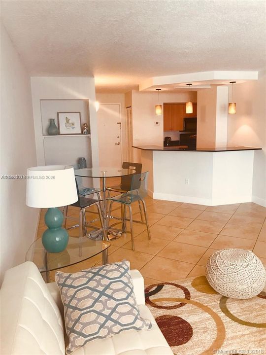 Activo con contrato: $450,000 (1 camas, 1 baños, 808 Pies cuadrados)