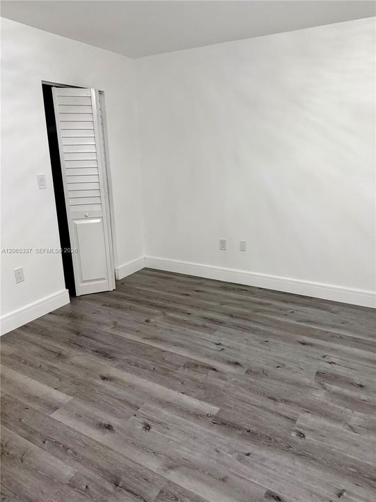Active With Contract: $2,450 (2 beds, 2 baths, 910 Square Feet)