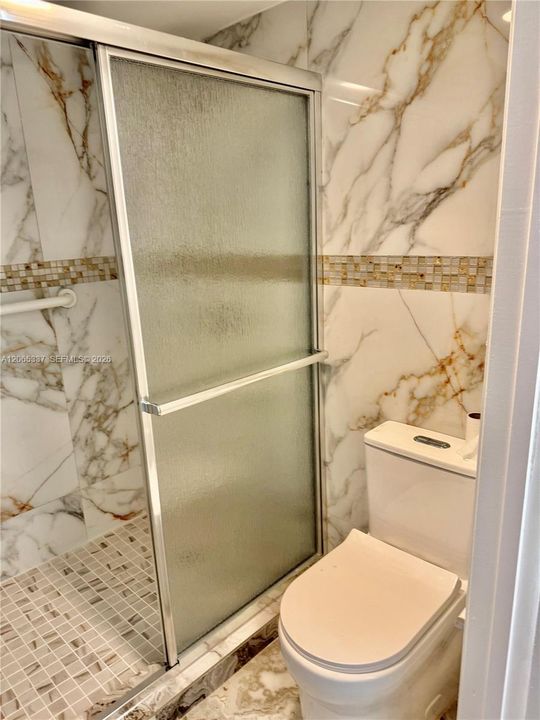 Active With Contract: $2,450 (2 beds, 2 baths, 910 Square Feet)