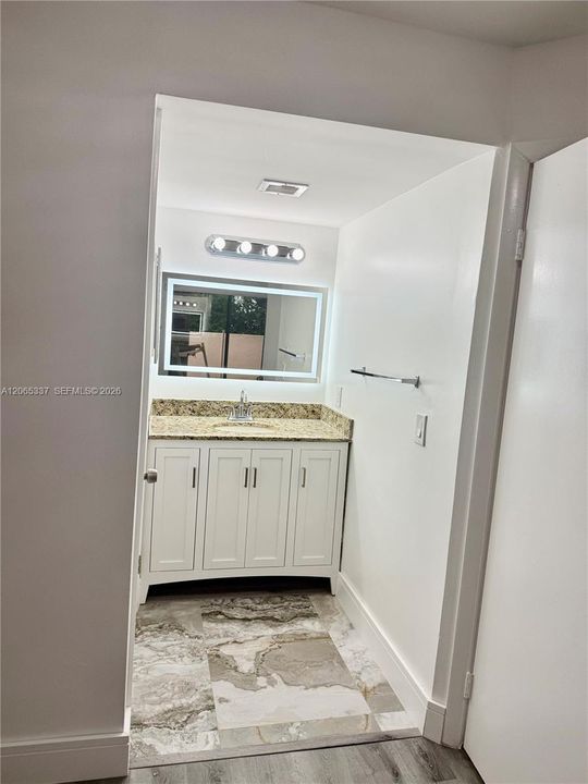 Active With Contract: $2,450 (2 beds, 2 baths, 910 Square Feet)