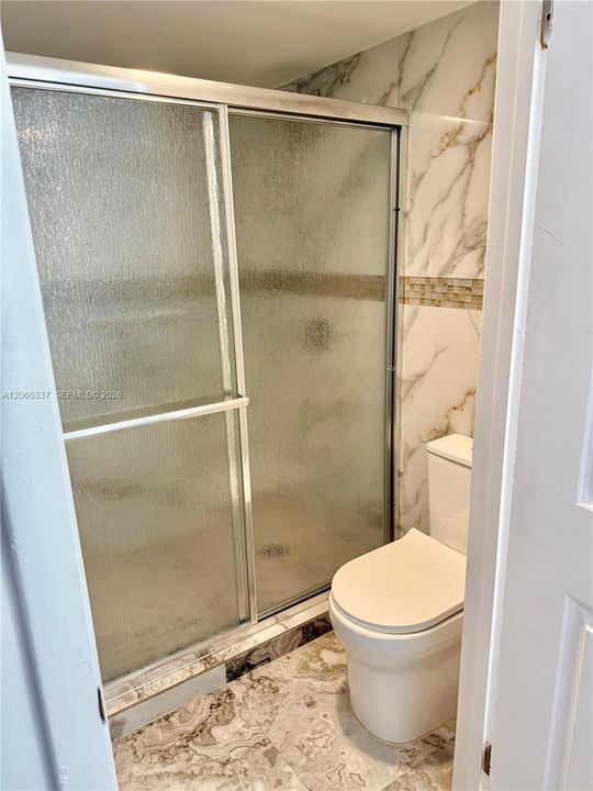Active With Contract: $2,450 (2 beds, 2 baths, 910 Square Feet)