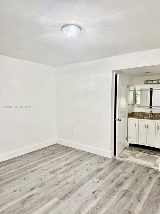 Active With Contract: $2,450 (2 beds, 2 baths, 910 Square Feet)