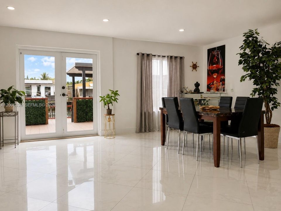 Active With Contract: $605,000 (3 beds, 2 baths, 1315 Square Feet)