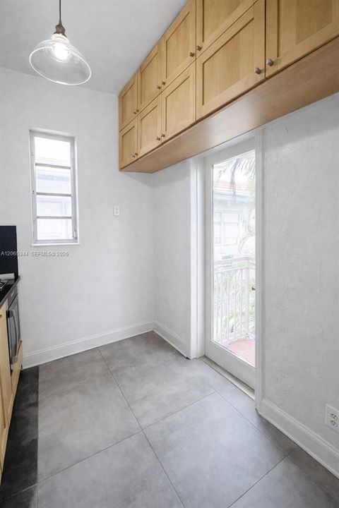 Activo con contrato: $360,000 (2 camas, 2 baños, 1063 Pies cuadrados)