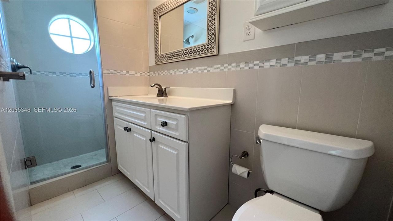 Active With Contract: $5,900 (3 beds, 2 baths, 1177 Square Feet)