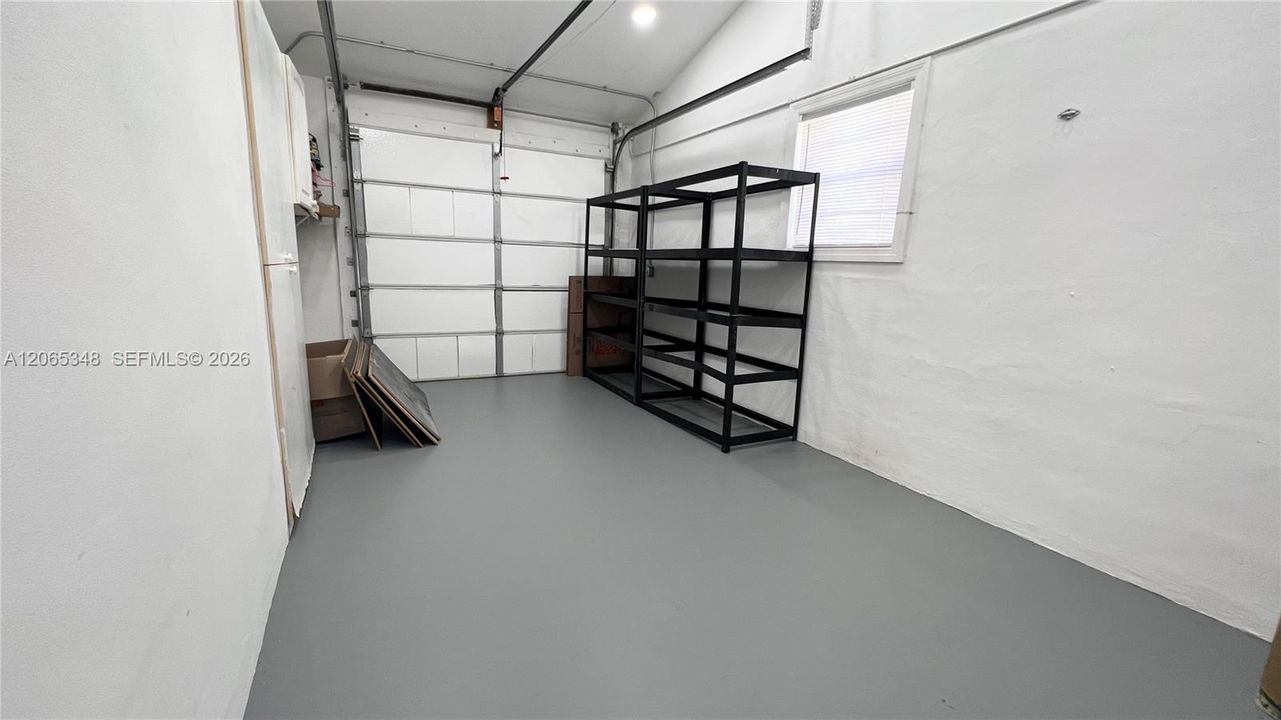 Active With Contract: $5,900 (3 beds, 2 baths, 1177 Square Feet)