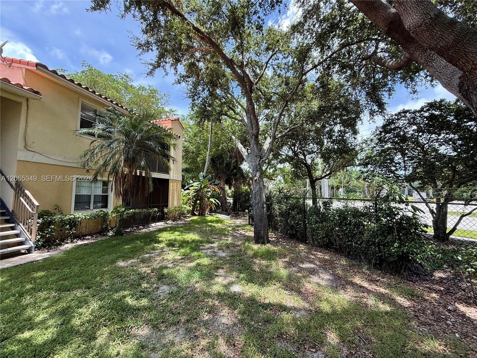 For Rent: $1,950 (2 beds, 1 baths, 903 Square Feet)