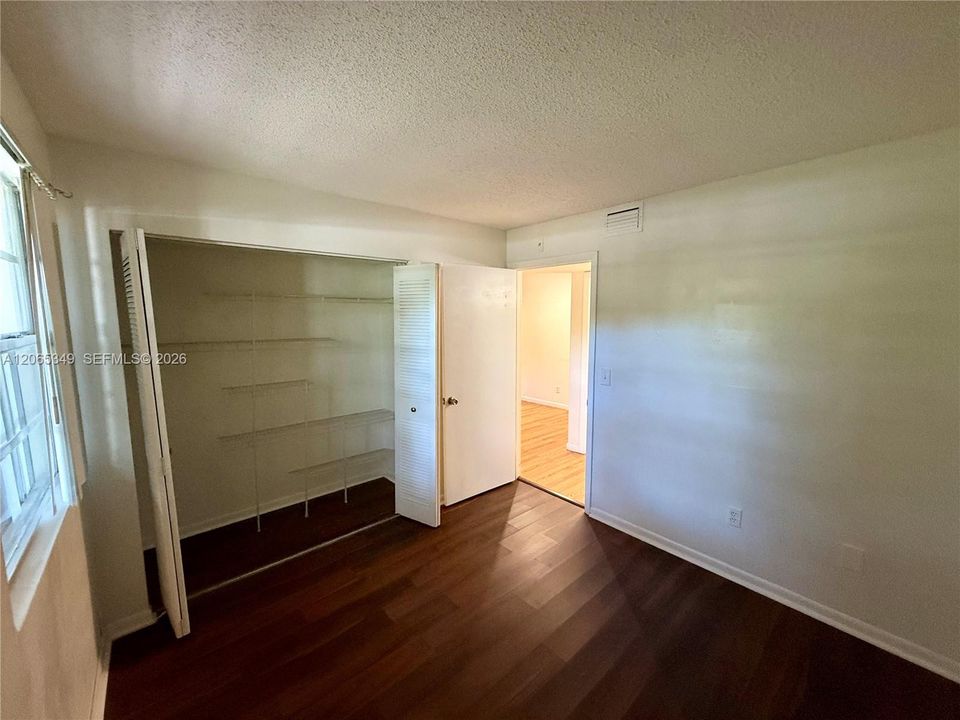 For Rent: $1,950 (2 beds, 1 baths, 903 Square Feet)