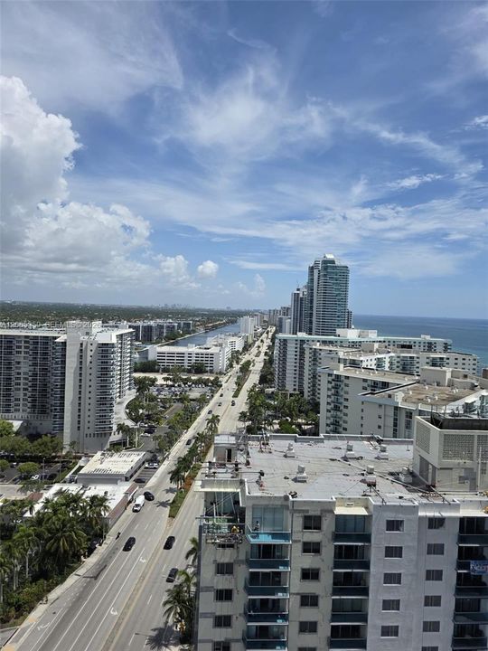 For Rent: $1,050 (1 beds, 1 baths, 869 Square Feet)