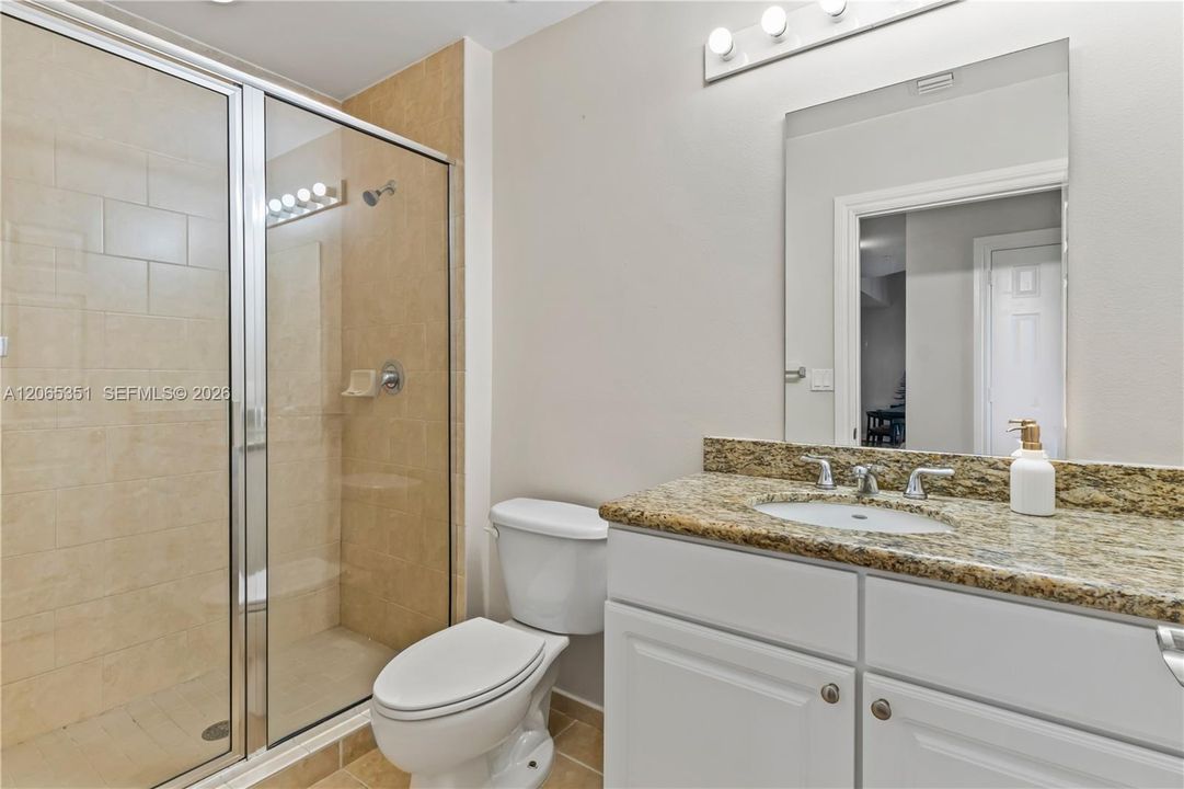 На продажу: $555,000 (2 спален, 2 ванн, 1288 Квадратных фут)