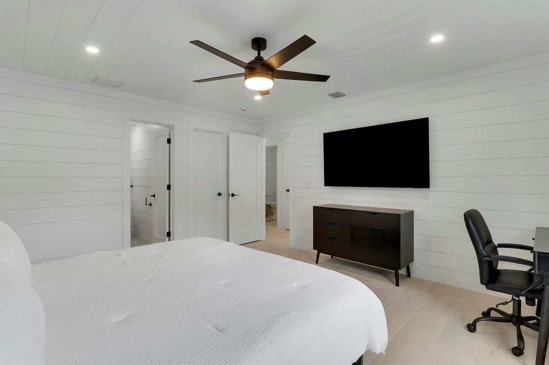 Guest Bedroom #2