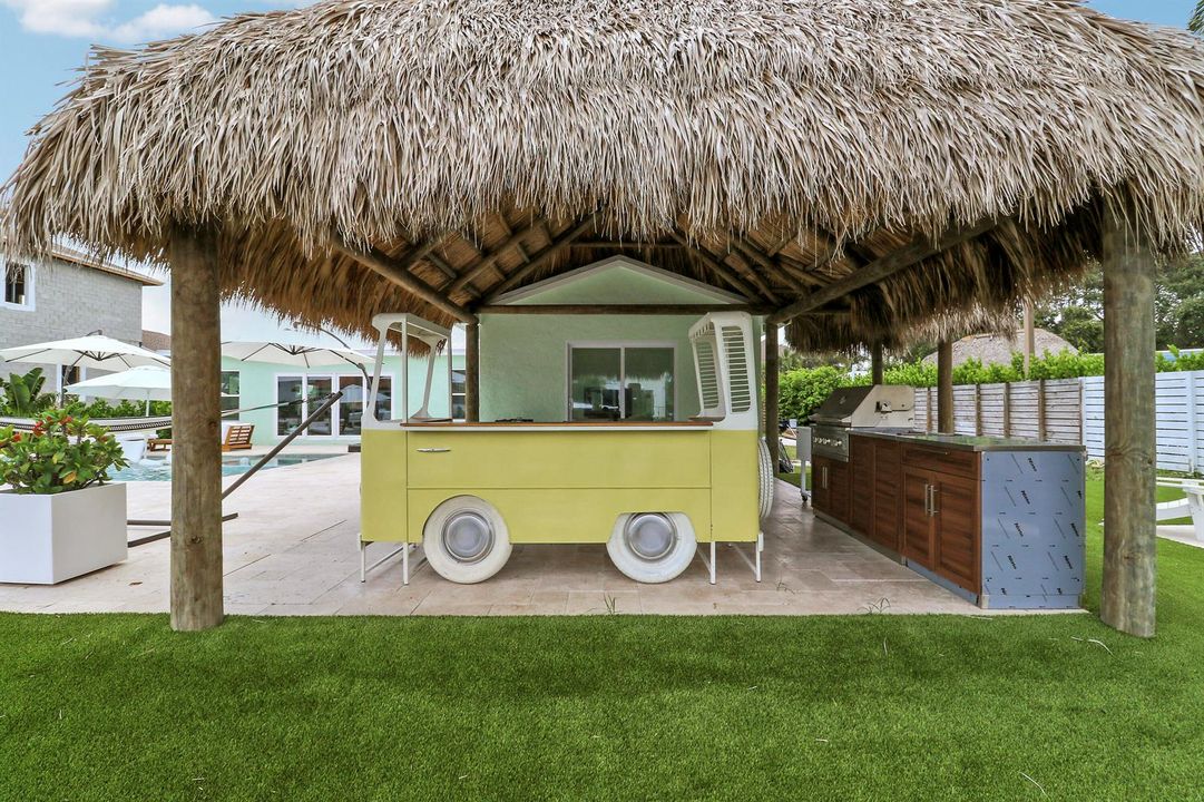 Tiki Hut