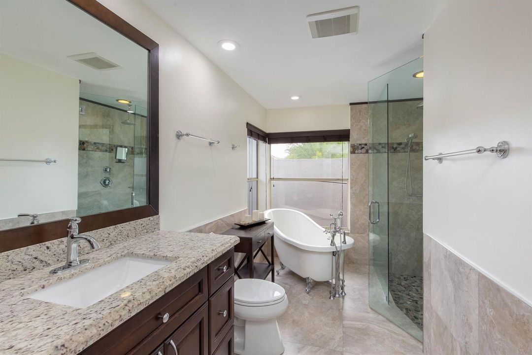 Luxurious primary bath