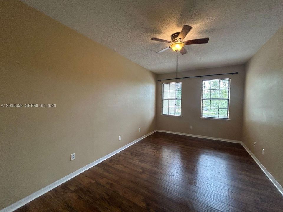 For Rent: $2,050 (2 beds, 2 baths, 1273 Square Feet)