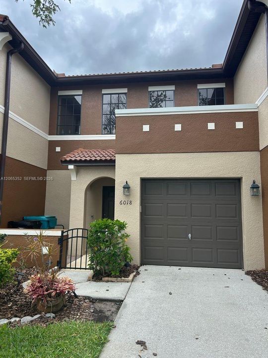For Rent: $2,050 (2 beds, 2 baths, 1273 Square Feet)