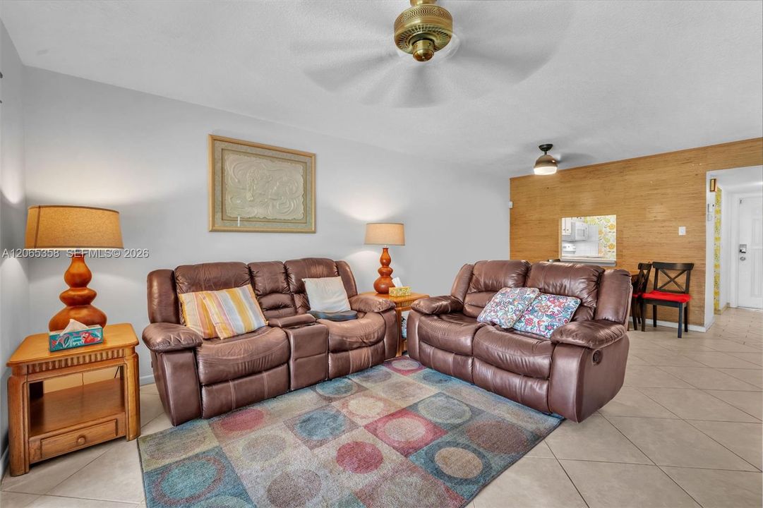 For Sale: $90,000 (2 beds, 2 baths, 990 Square Feet)