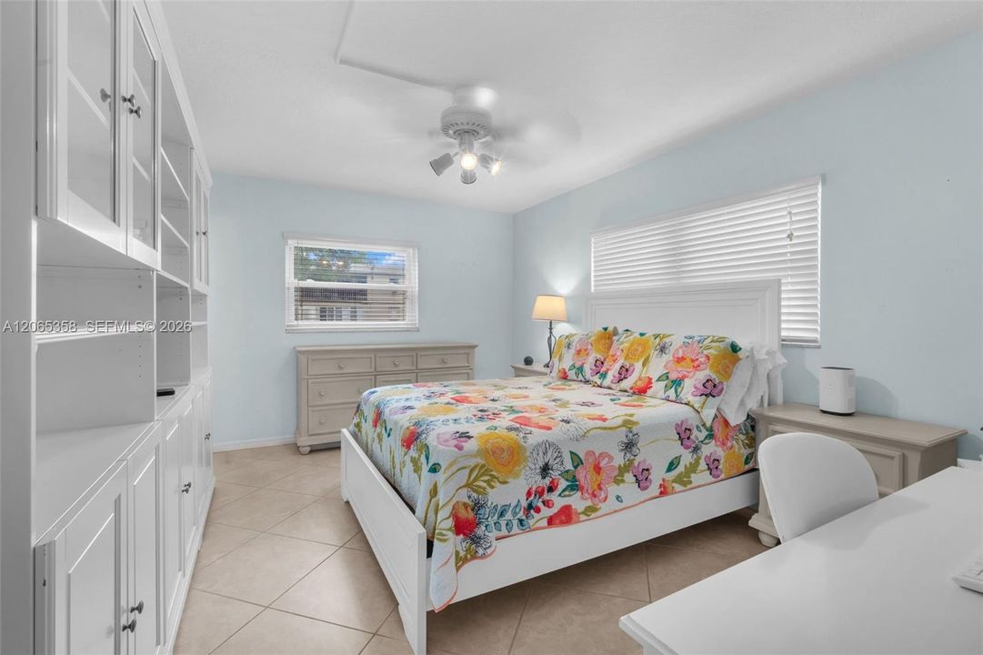 For Sale: $90,000 (2 beds, 2 baths, 990 Square Feet)