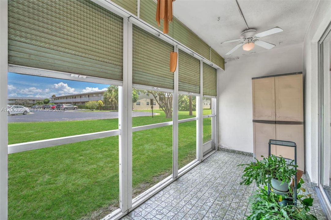 For Sale: $90,000 (2 beds, 2 baths, 990 Square Feet)