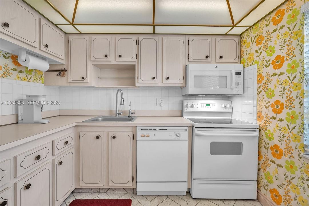 For Sale: $90,000 (2 beds, 2 baths, 990 Square Feet)