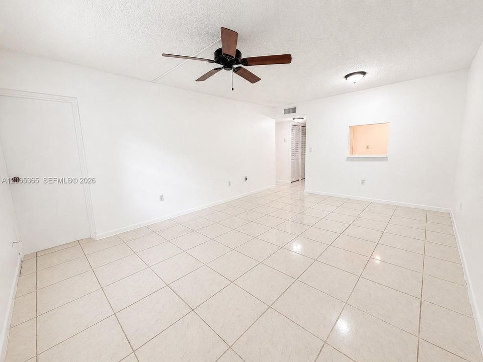 For Rent: $1,850 (2 beds, 2 baths, 950 Square Feet)