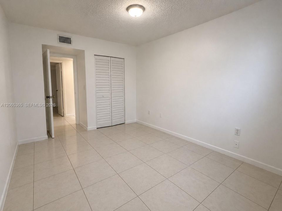 For Rent: $1,850 (2 beds, 2 baths, 950 Square Feet)