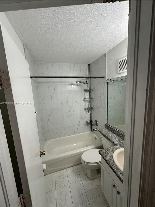 В аренду: $2,350 (2 спален, 1 ванн, 805 Квадратных фут)
