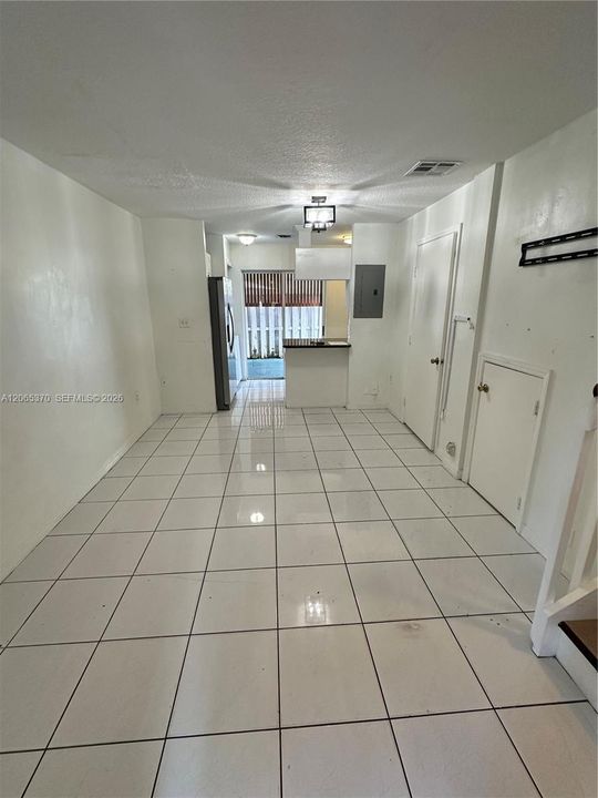 В аренду: $2,350 (2 спален, 1 ванн, 805 Квадратных фут)