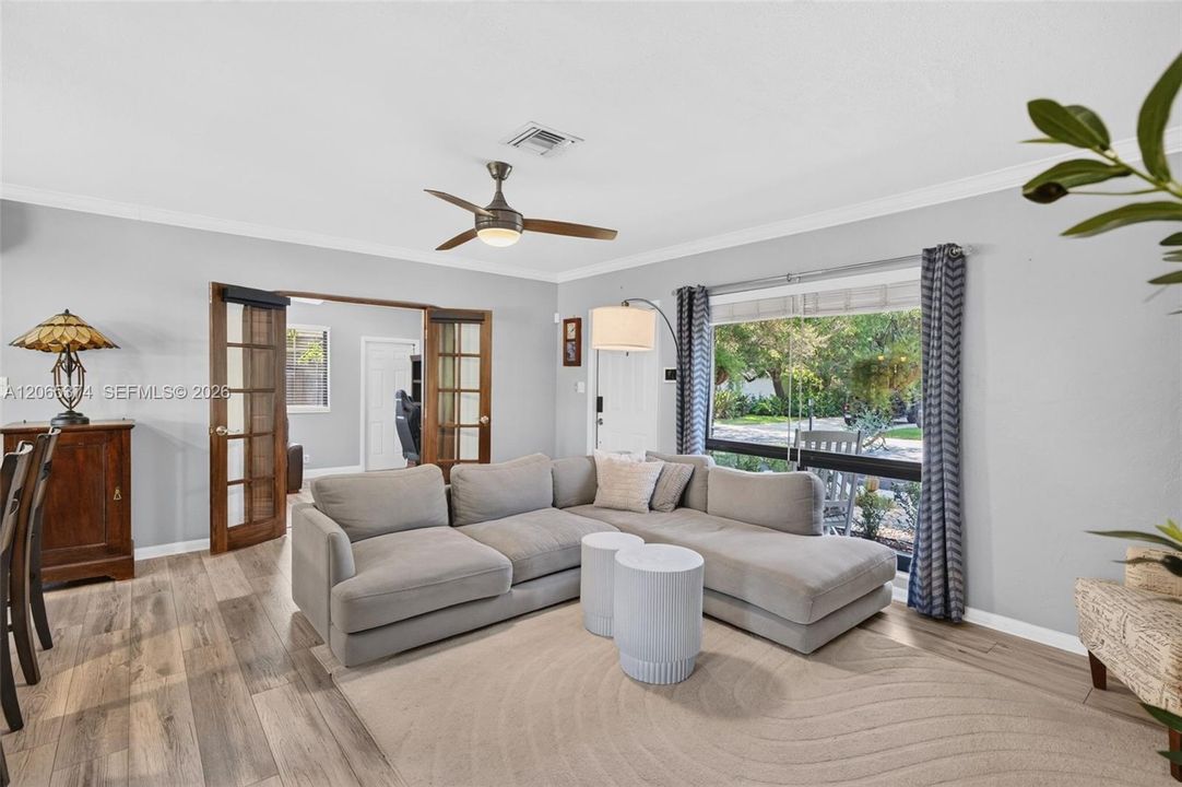 For Rent: $4,800 (3 beds, 2 baths, 1358 Square Feet)