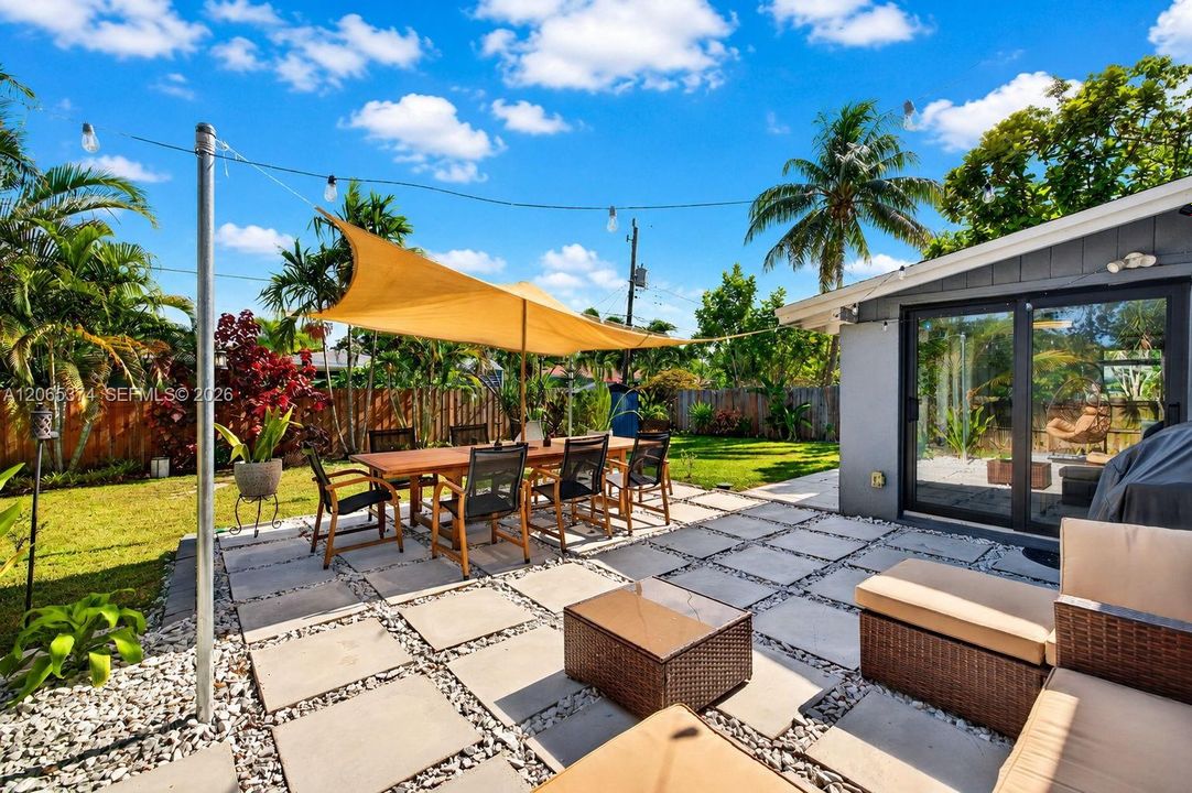 For Rent: $4,800 (3 beds, 2 baths, 1358 Square Feet)