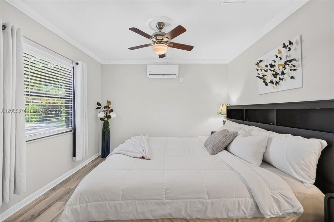 For Rent: $4,800 (3 beds, 2 baths, 1358 Square Feet)