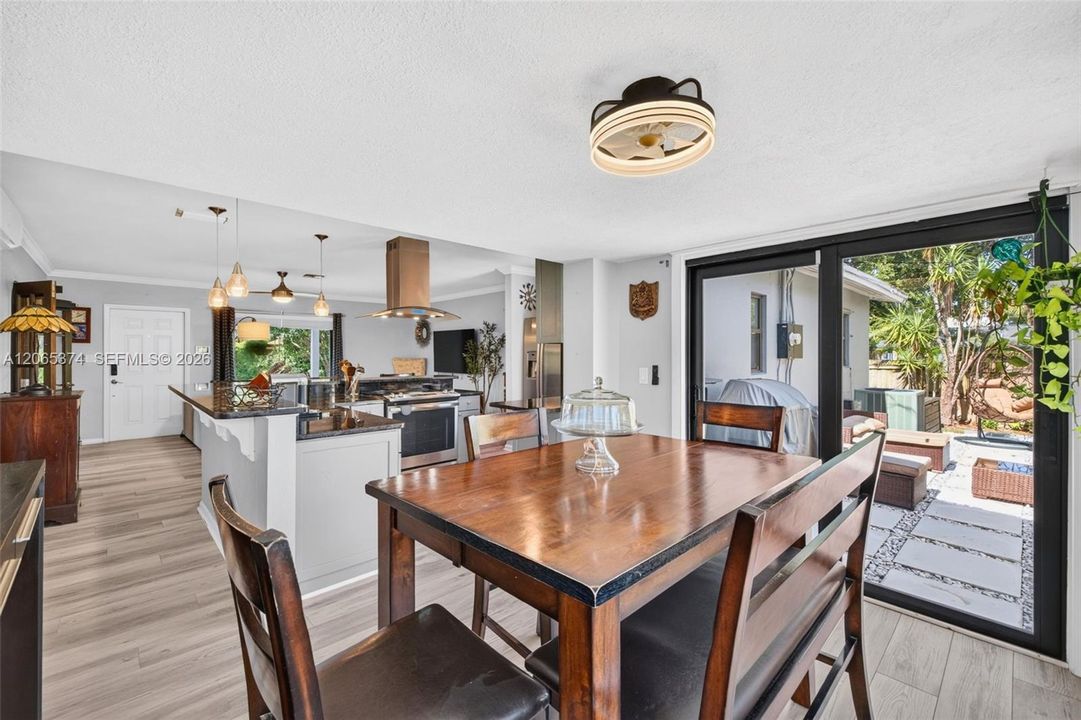 For Rent: $4,800 (3 beds, 2 baths, 1358 Square Feet)