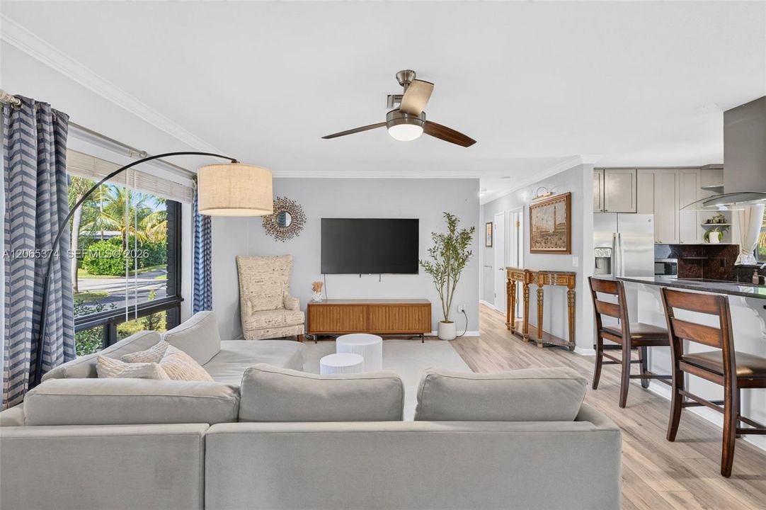 For Rent: $4,800 (3 beds, 2 baths, 1358 Square Feet)