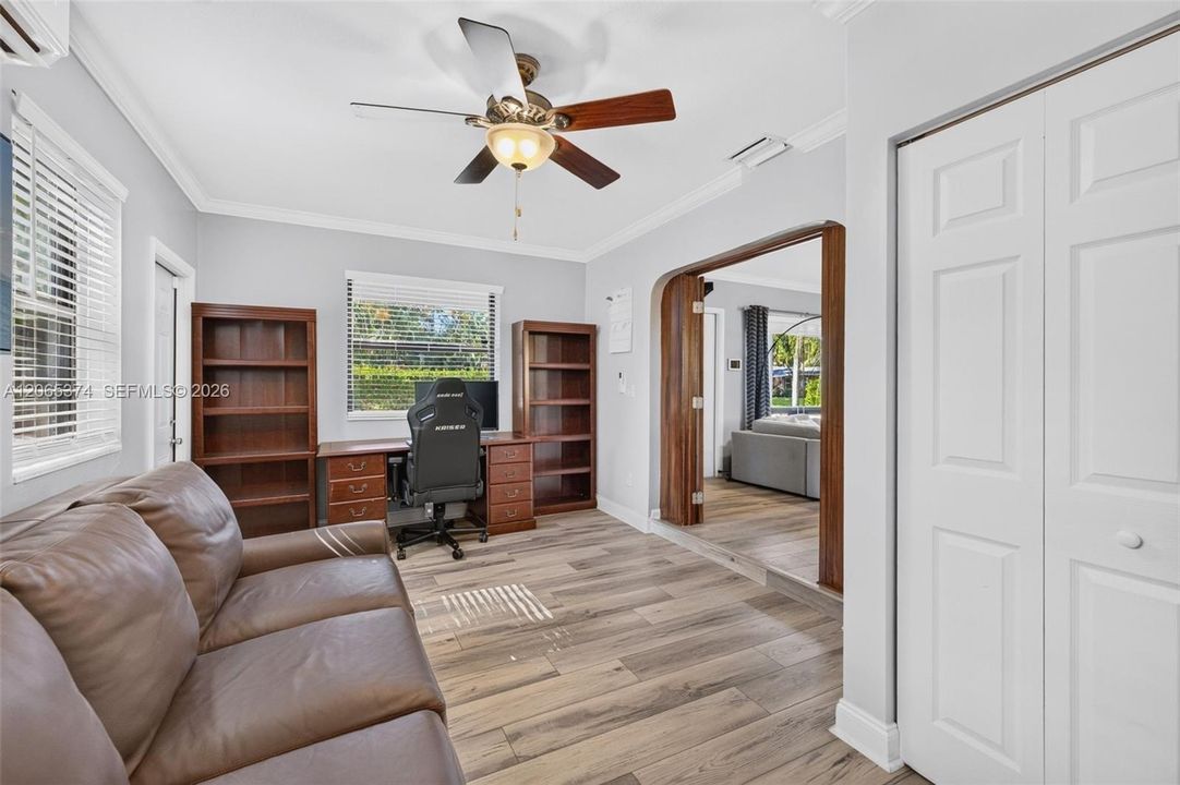 For Rent: $4,800 (3 beds, 2 baths, 1358 Square Feet)
