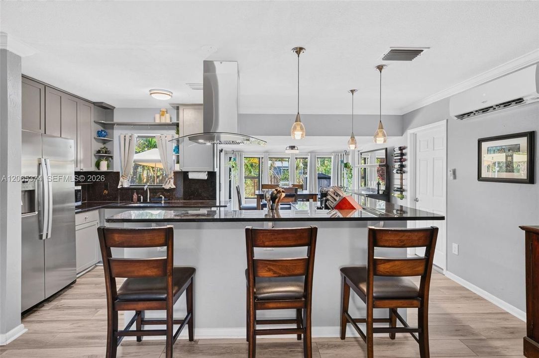 For Rent: $4,800 (3 beds, 2 baths, 1358 Square Feet)