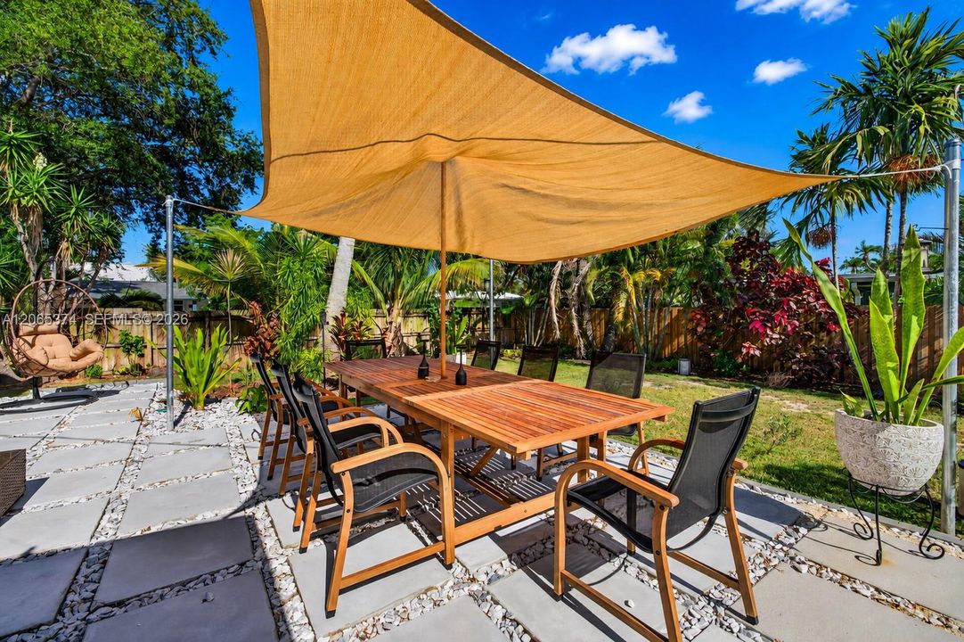 For Rent: $4,800 (3 beds, 2 baths, 1358 Square Feet)