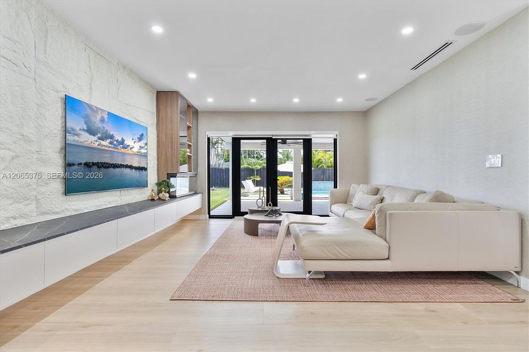 For Sale: $1,800,000 (4 beds, 2 baths, 1948 Square Feet)