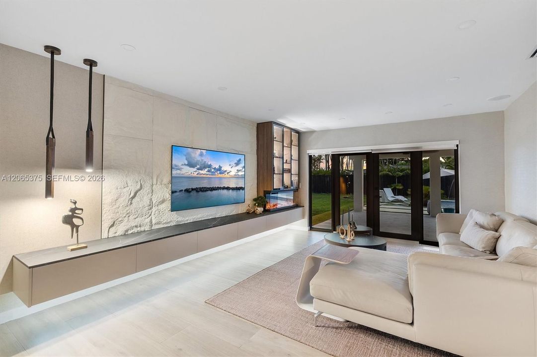 For Sale: $1,800,000 (4 beds, 2 baths, 1948 Square Feet)
