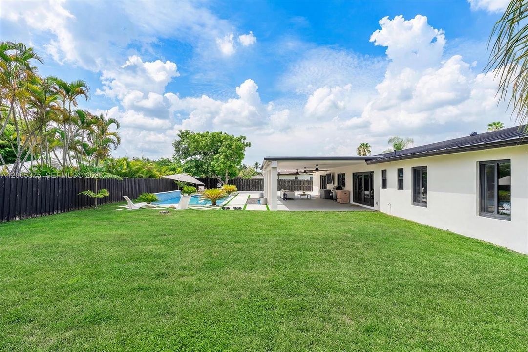 For Sale: $1,800,000 (4 beds, 2 baths, 1948 Square Feet)