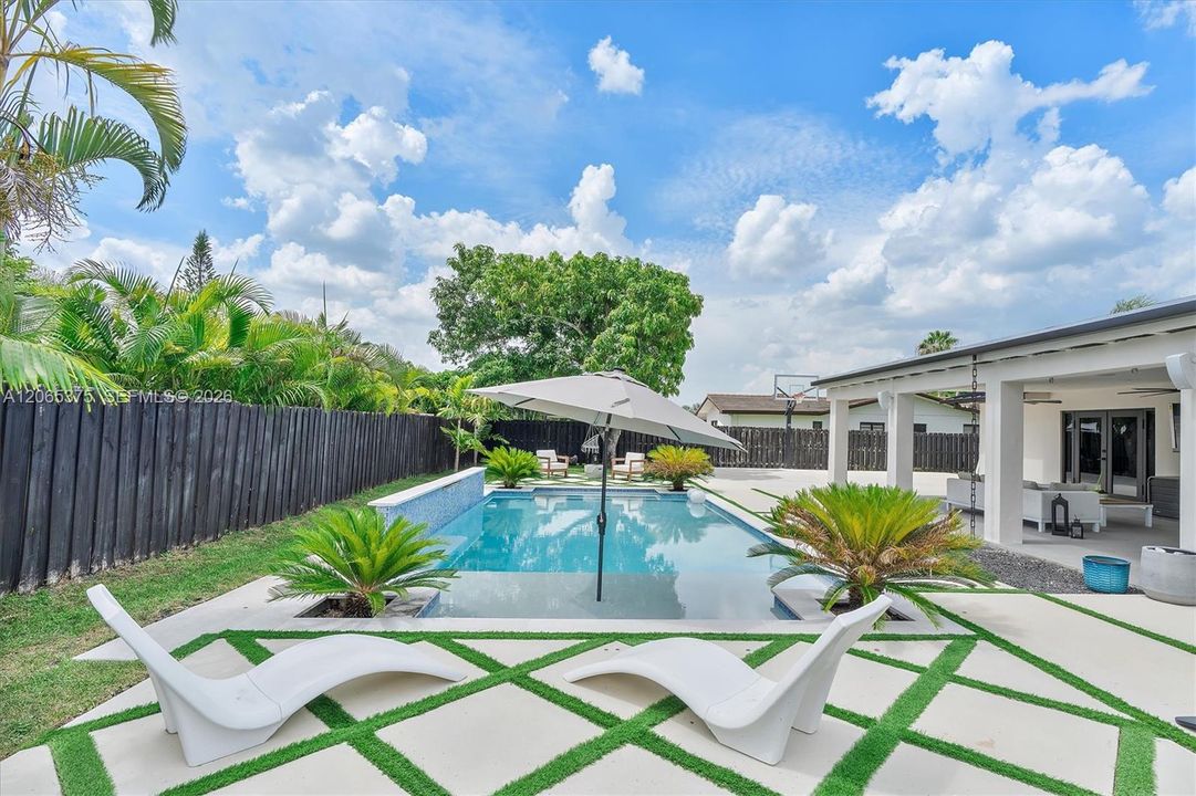 For Sale: $1,800,000 (4 beds, 2 baths, 1948 Square Feet)